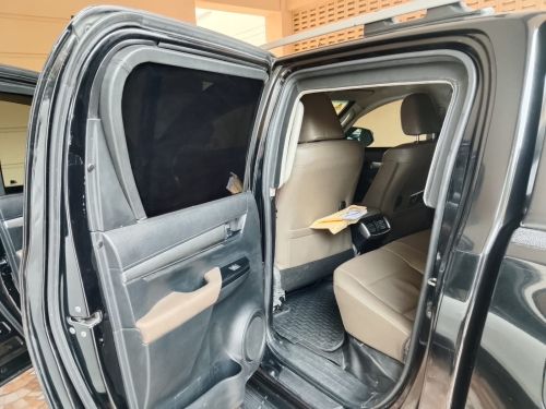 Armored Toyota Hilux Revo Rocco Vigo for rent in Karachi - armored rear door