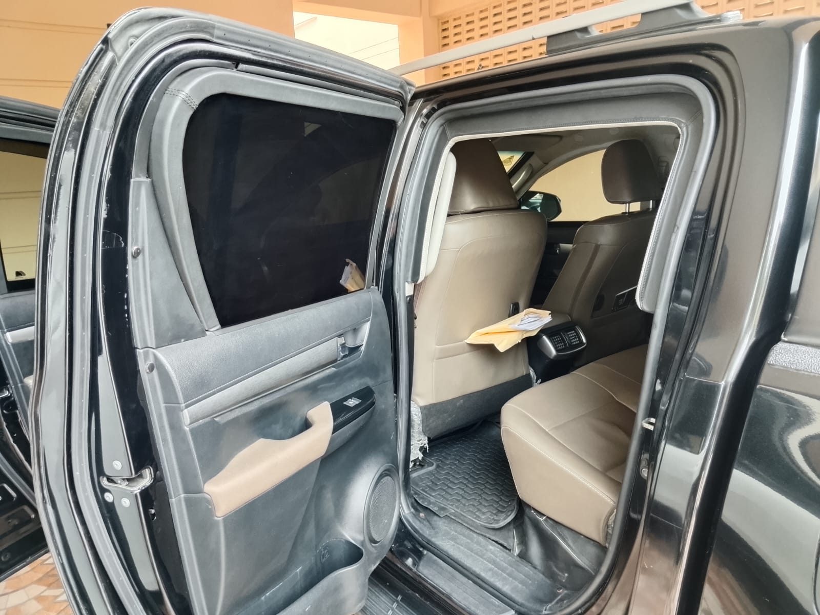 Armored Toyota Hilux Revo Rocco Vigo for rent in Karachi - armored rear door