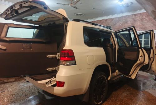 Bulletproof Land Cruiser V8 B6/B6+ for rent in Lahore - armored rear open doors