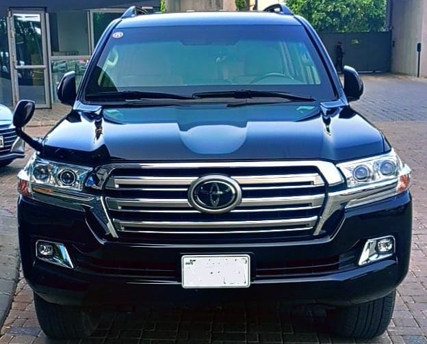 Bulletproof Land Cruiser V8 (B6/B6+) for rent in Lahore - photo 1 | Unique Car Rental