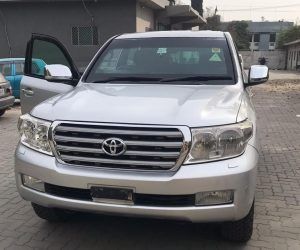 Bulletproof Toyota Fortuner for rent in Karachi - photo 4 | Unique Car Rental