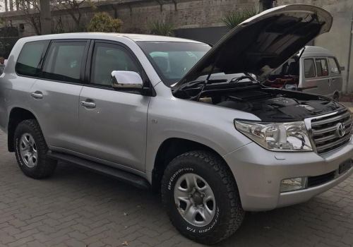 Bulletproof Toyota Fortuner for rent in Karachi - photo 1 | Unique Car Rental