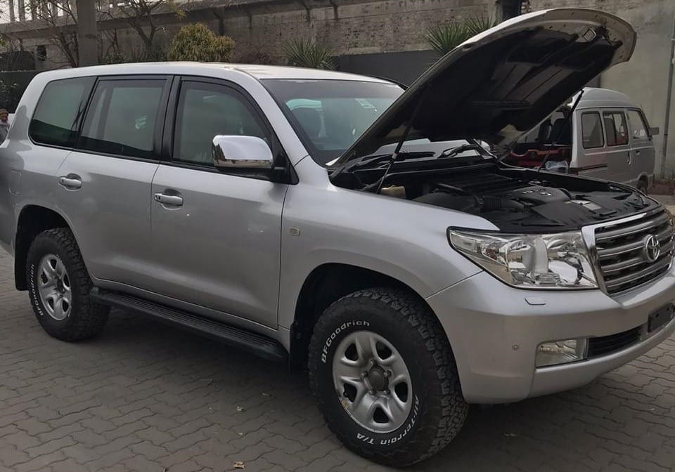 Bulletproof Toyota Fortuner for rent in Karachi - photo 1 | Unique Car Rental