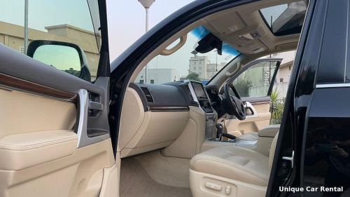 Bulletproof Toyota Land Cruiser V8 front seats interior in Karachi
