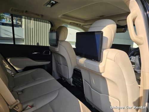 Bulletproof Toyota Land Cruiser V8 rear entertainment system in Karachi