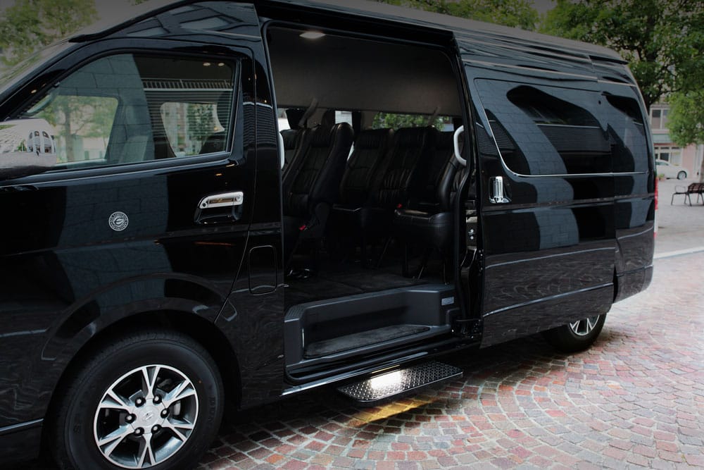Toyota Hiace Grand Cabin for rent in Lahore - photo 4 | Unique Car Rental