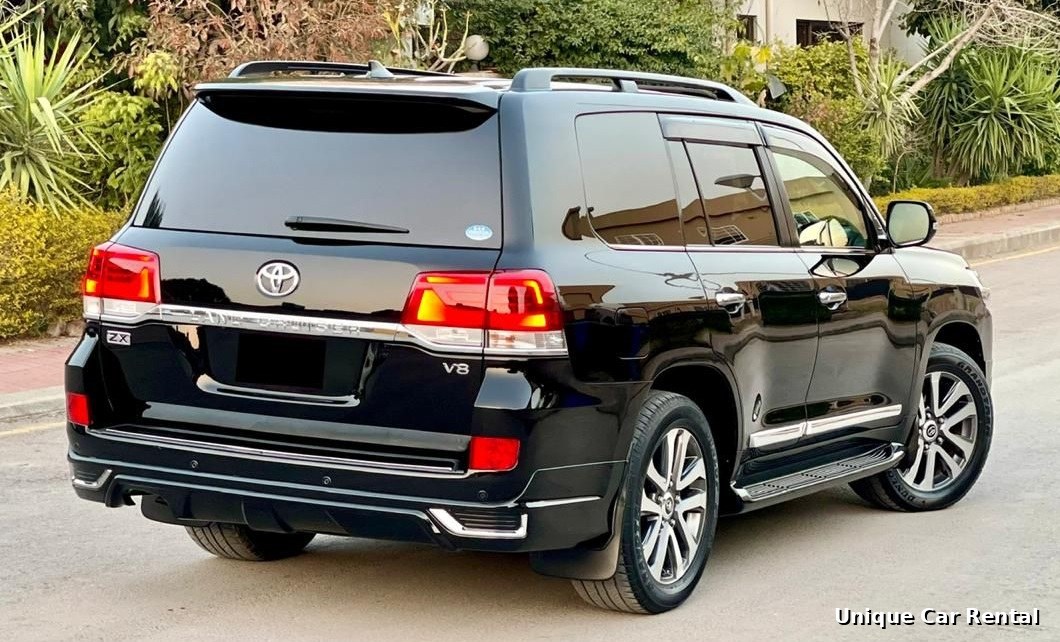 Toyota Land Cruiser V8 black rear three-quarter view for rent in Islamabad