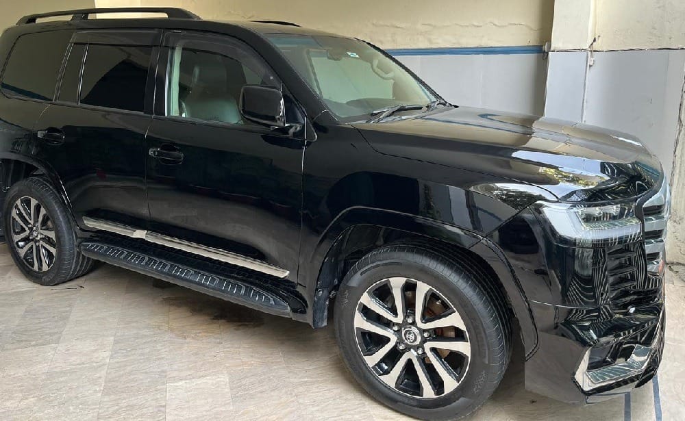 Toyota Land Cruiser V8 for rent in Lahore - photo 5 | Unique Car Rental