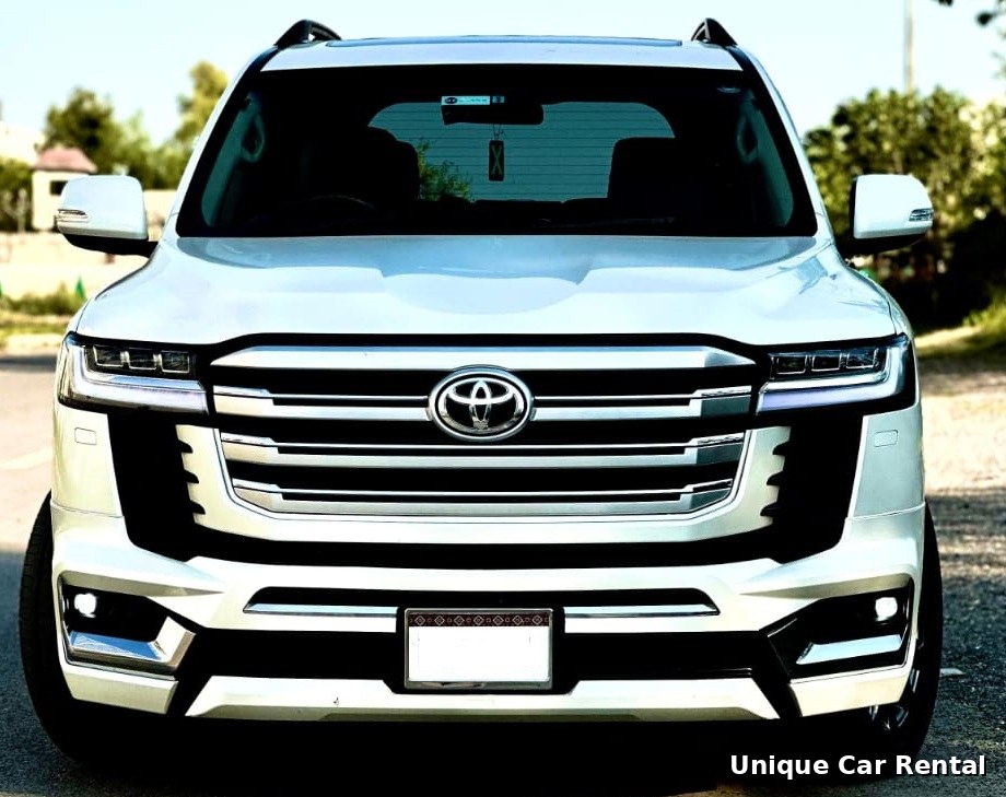 Toyota Land Cruiser V8 white front close-up for rent in Islamabad