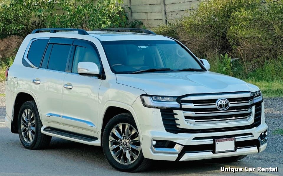 Toyota Land Cruiser V8 white front three-quarter for rent in Islamabad