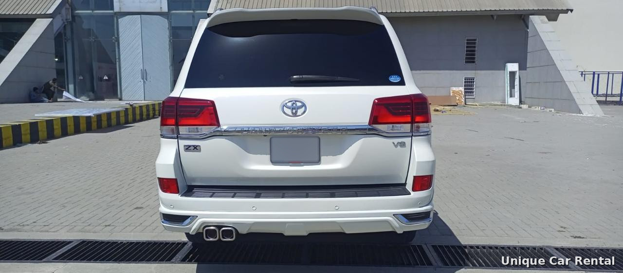 White Toyota Land Cruiser 200 ZX V8 rear view
