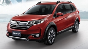 Honda BR-V with driver in Lahore