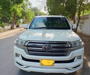 Secure SUVs for rent in Karachi for family and group travel