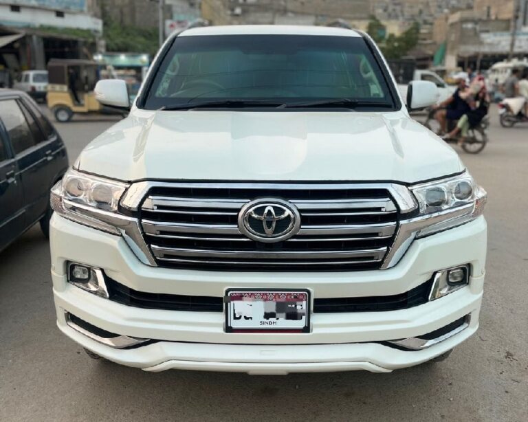 Land Cruiser V8 available for airport transfers in Lahore