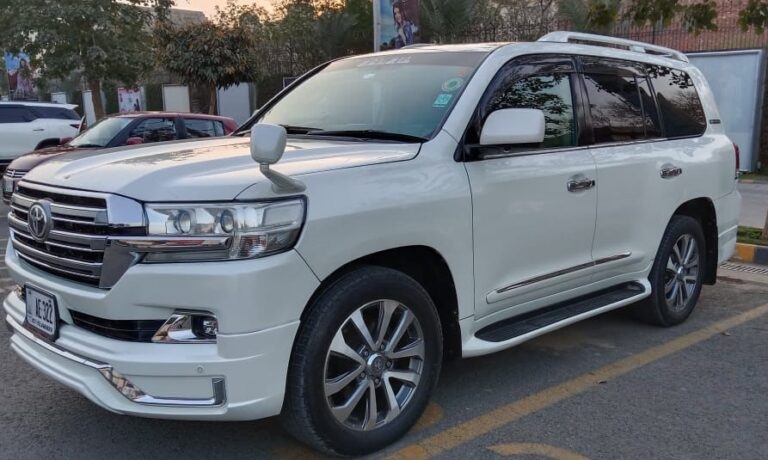 Rent a Land Cruiser V8 in Lahore for family outings and group travel