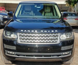 Luxury Range Rover for rent in Lahore with professional driver service