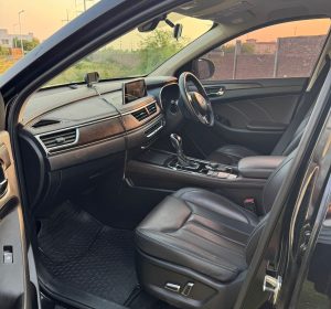 Glory Pro luxury seats with leather finish