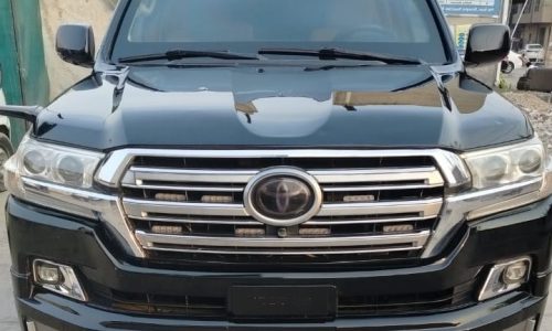 Armored Toyota Land Cruiser V8 (B6/B6+) Rental Lahore Bulletproof Land Cruiser V8 B6+ for rent in Lahore – front view