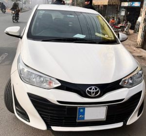 Toyota Corolla Grande 1.8 — Rent in Lahore