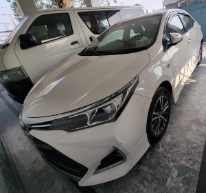 Toyota Corolla XLi available for rent in Lahore for daily travel