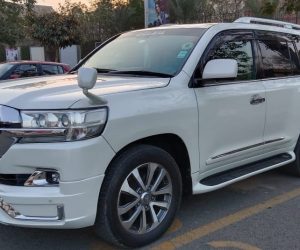 Rent a Land Cruiser V8 in Lahore for family outings and group travel