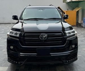 Toyota Land Cruiser V8 SUV rental for outstation travel from Lahore