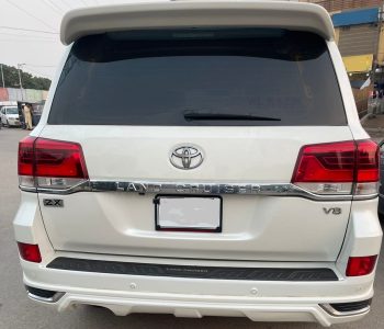 Rent bulletproof Land Cruiser in Lahore for secure VIP travel