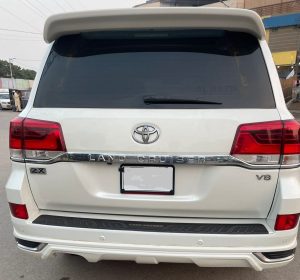 Rent bulletproof Land Cruiser in Lahore for secure VIP travel