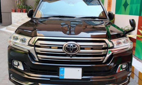 Rent armored SUV Land Cruiser V8 in Karachi