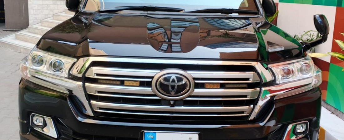 Rent armored SUV Land Cruiser V8 in Karachi